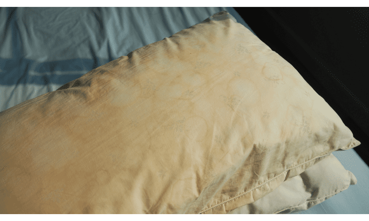 signs you need new bed pillows