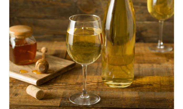 What is Mead and Health benefits to Drinking Mead